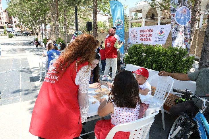 Belediye ve Gençlik Merkezinden evlerinde sıkılan çocuklara sürpriz etkinlik G4