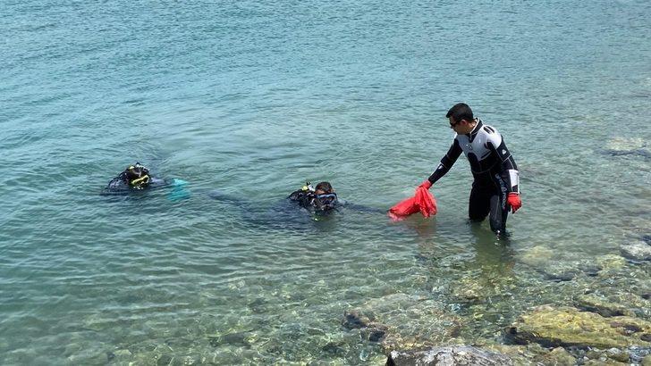 Sahil güvenlik ekipleri Kuşadası’nda Dünya Çevre Günü etkinliği düzenledi G4