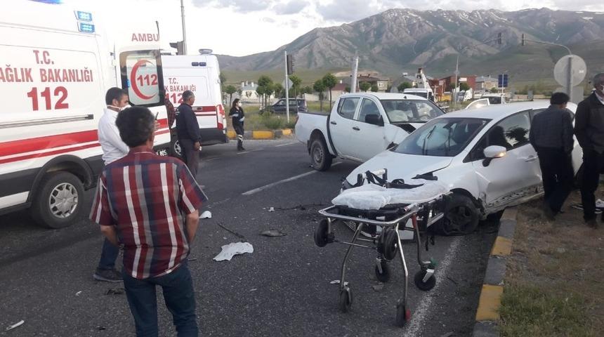 Van&rsquo;da trafik kazası, 4 yaralı