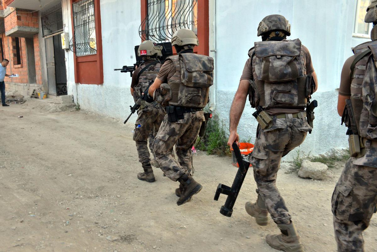 Adana&rsquo;da PKK operasyonu: &Ccedil;ok sayıda g&ouml;zaltı