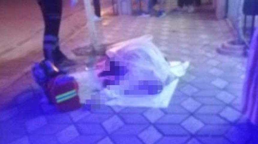 Tartıştığı kişiyi kalbinden bı&ccedil;aklayarak &ouml;ld&uuml;rd&uuml;