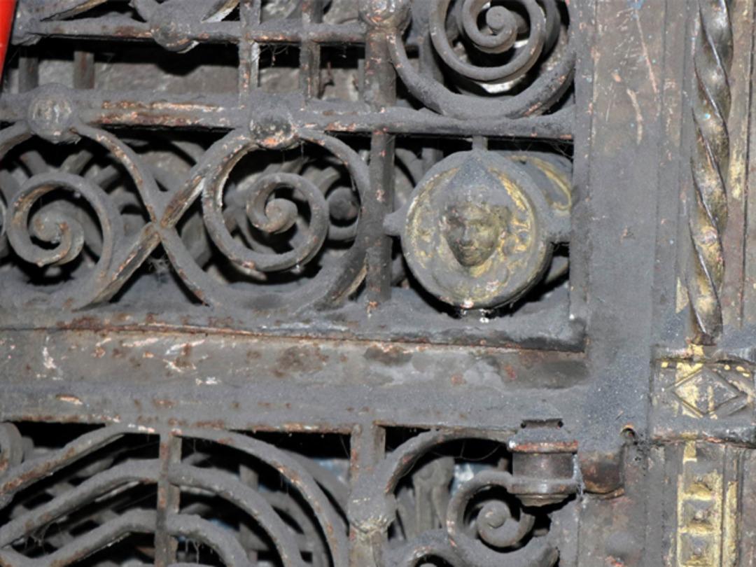 Tam 153 yıllık! Herkes bu kapının peşinde