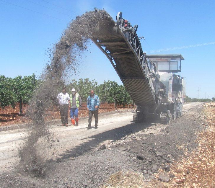 Araban’da bozulan asfalt yol çalışmalarına başlandı G3