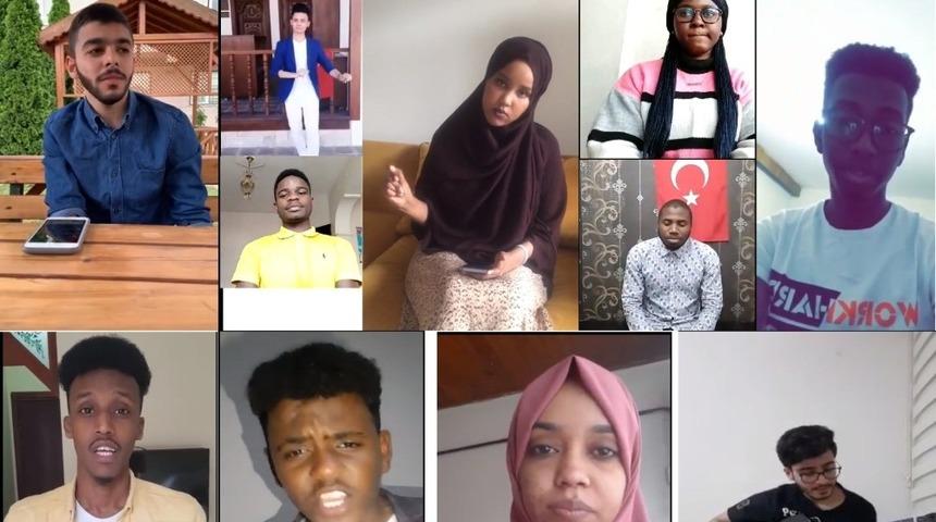 Yabancı &ouml;ğrenciler sosyal medyada T&uuml;rk&ccedil;e şarkılarla yarışıyor