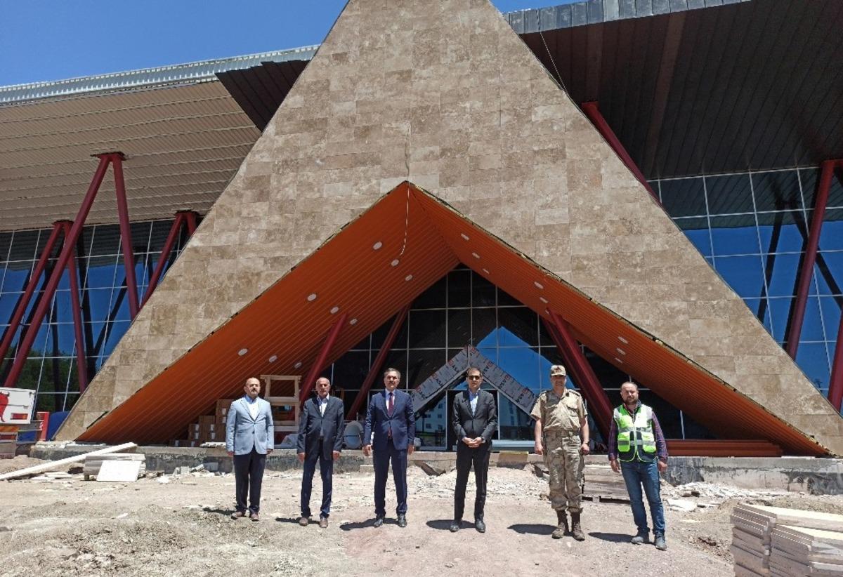 Otob&uuml;s terminali bitme aşamasına geldi