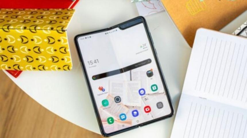 Samsung Galaxy Fold için kamera güncellemesi geldi