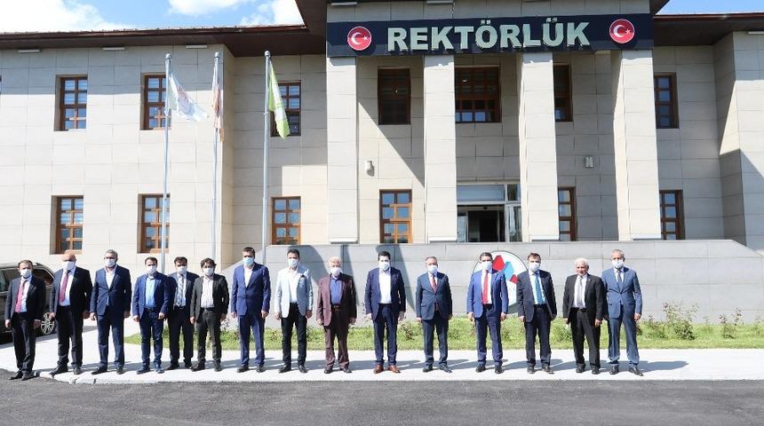 Aİ&Ccedil;&Uuml; Rekt&ouml;r&uuml; Prof. Dr. Karabulut, il protokol&uuml;n&uuml; misafir etti
