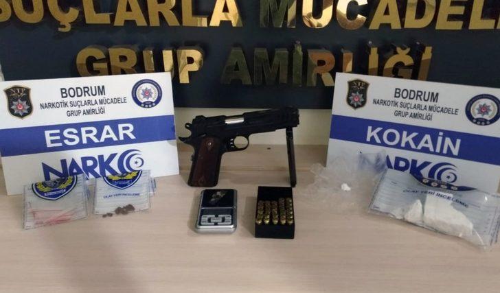 Uyuşturucuyu mum içine gizlemişler G1