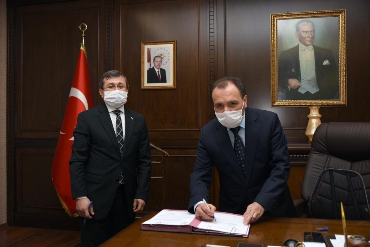 Afyon Kocatepe &Uuml;niversitesi nesli t&uuml;kenmekte olan bitki t&uuml;rlerini g&ouml;zlemleyecek