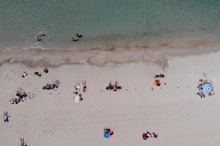 Kısıtlama kalktı, İzmir’de plajlar doldu G3