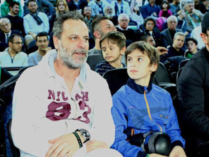 Cem Yılmaz ve Ahu Yağtu basket maçında G3