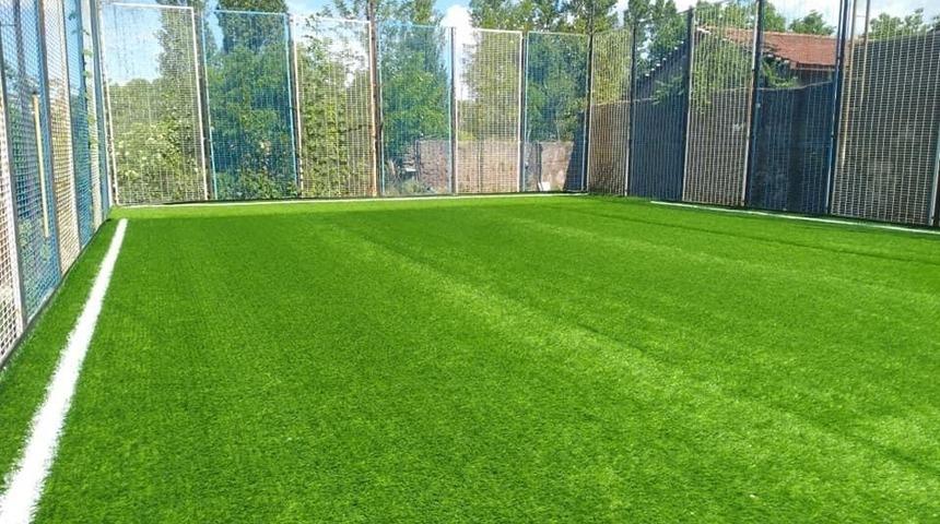 Karaköy’e yapılan halı saha çalışmalarında sona gelindi