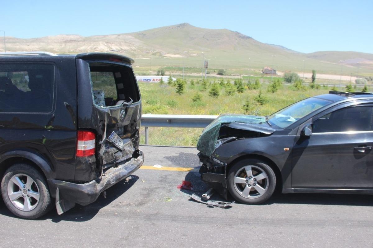 Kayseri&rsquo;de zincirleme trafik kazası: 6 yaralı