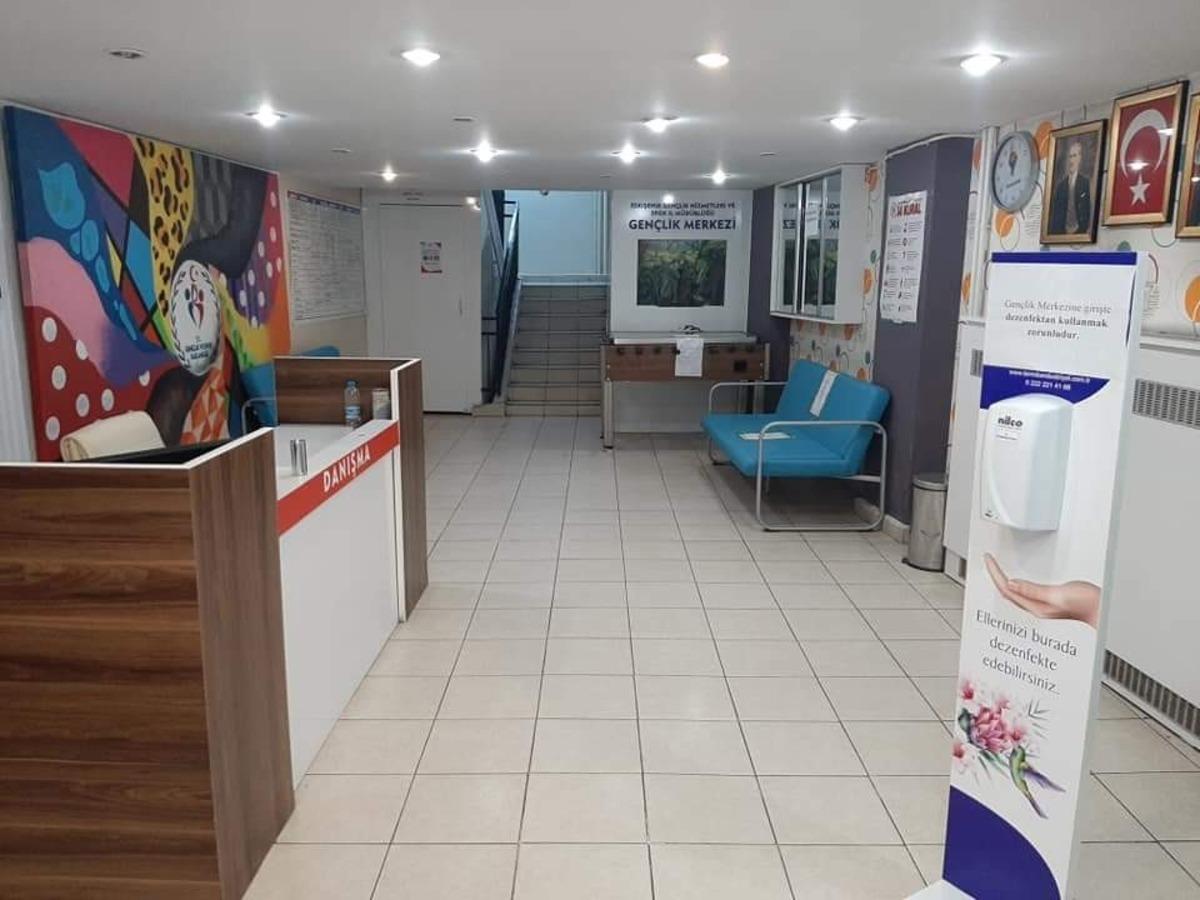 Gen&ccedil;lik merkezleri tedbirlerle yeniden a&ccedil;ılıyor