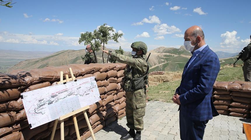 İ&ccedil;işleri Bakanı S&uuml;leyman Soylu sınırdan duyurdu: Bu yılın sonu itibarıyla tamamlanıyor