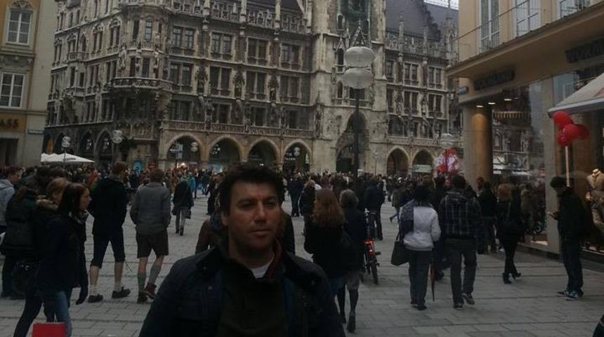 &Uuml;nl&uuml; mimar silahla vurularak yaralandı