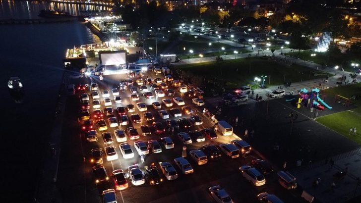 Çocuklar için açık havada arabalı çizgi film keyfi G2