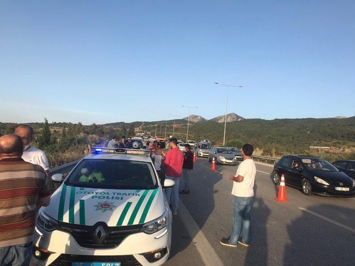 İzmir’de 5 araçlı zincirleme kaza: 4 yaralı G3