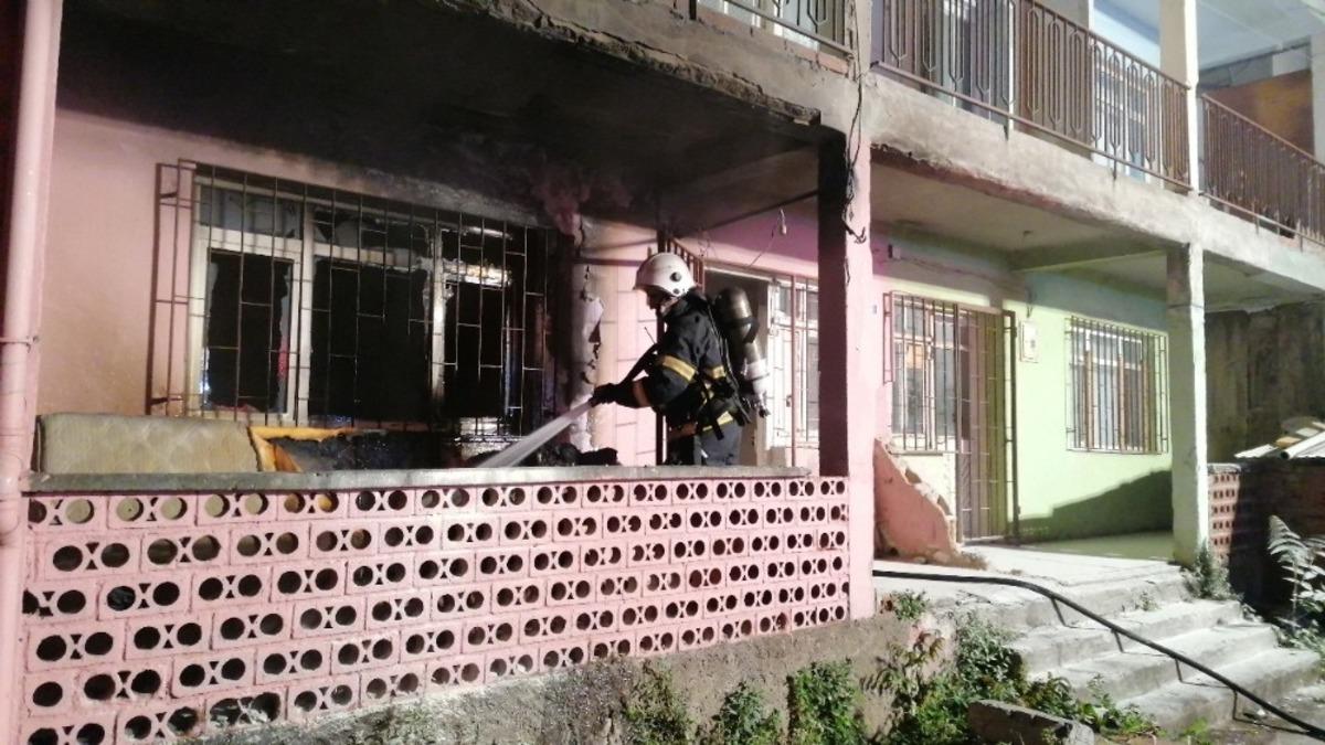 Kocaeli'de korkutan yangın! Alevler bir anda t&uuml;m evi sardı
