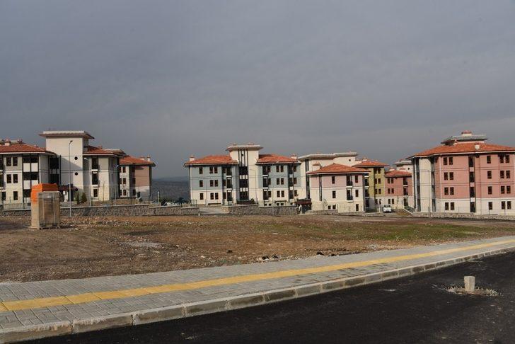 Ev sahibi olabilmek için 2 gün öncesinden sıraya girdiler G5