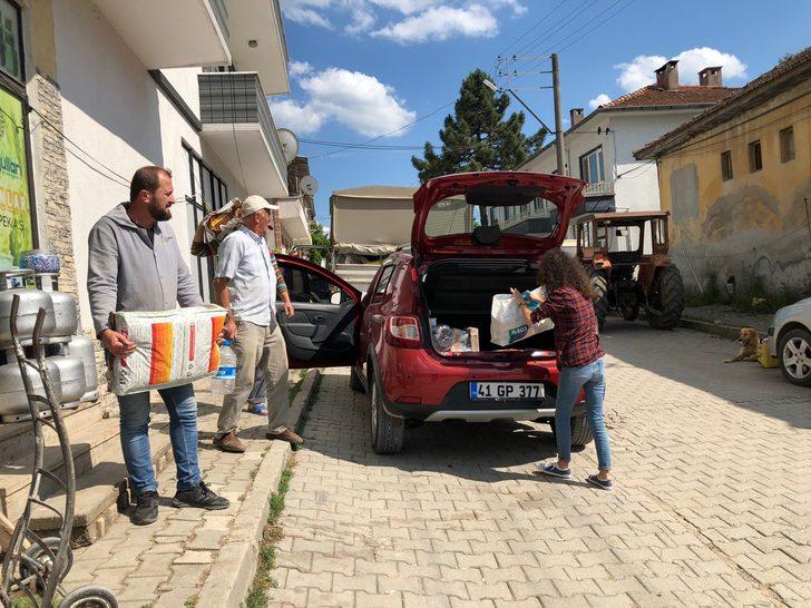 Yasemin öğretmen, maaşını sokak hayvanlarına harcıyor G2