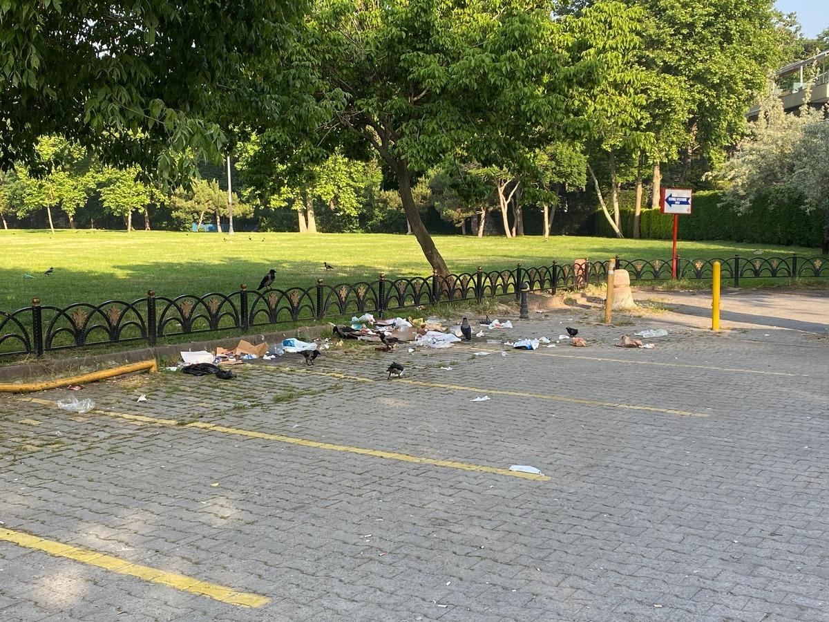 Caddebostan Sahili'nde utandıran manzara