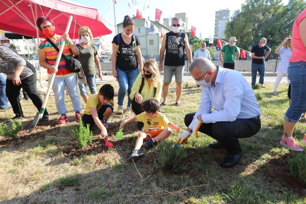 Mezitli&rsquo;de &Ccedil;evre Haftası&rsquo;nda fidan dikildi