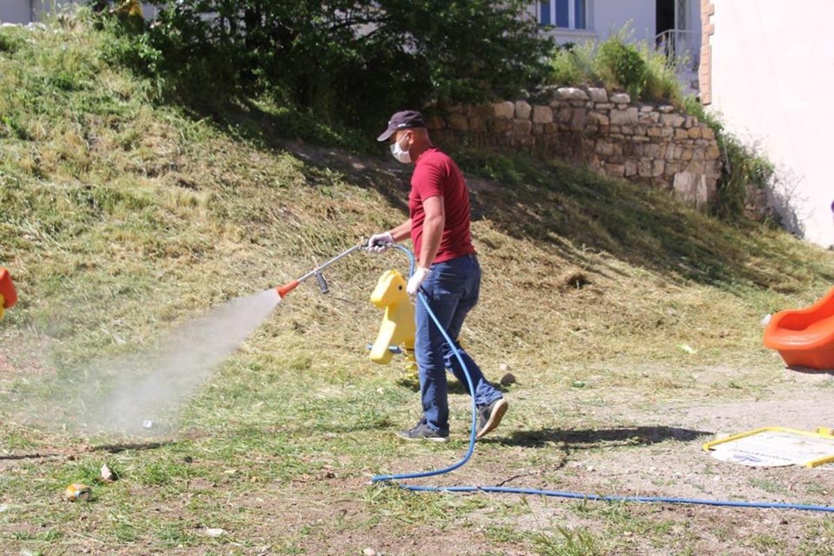 Bayburt&rsquo;ta haşerelerle m&uuml;cadele kapsamında ila&ccedil;lama yapıldı