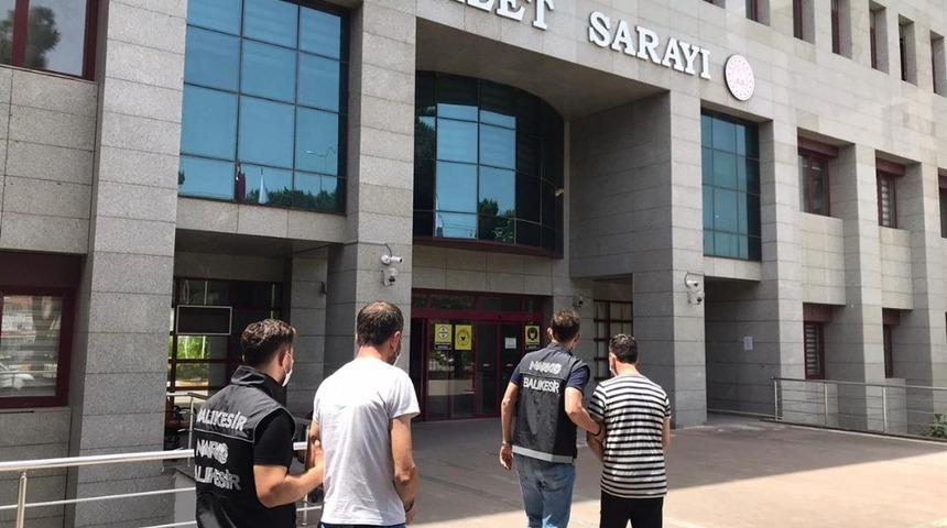 Balıkesir&rsquo;de 2 uyuşturucu taciri tutuklandı