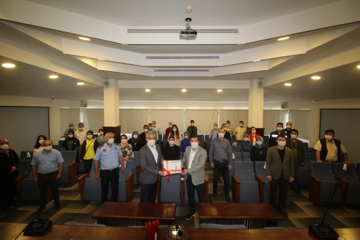 Sındırgılı &ccedil;ocuklardan Yavaş&rsquo;a doğum g&uuml;n&uuml; pastası