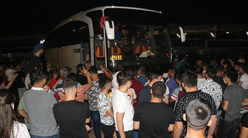 Adana'da 'pes' dedirten g&ouml;r&uuml;nt&uuml;