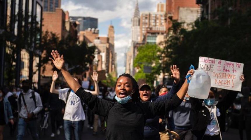 Siyah fotoğraf&ccedil;ılar tarafından protestolarda &ccedil;ekilmiş 17 &ccedil;ok g&uuml;&ccedil;l&uuml; fotoğraf