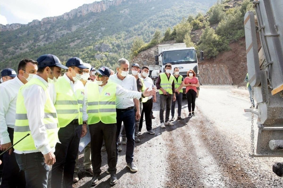 Mersin&rsquo;in y&uuml;ksek rakımlı b&ouml;lgelerinde yol yapım &ccedil;alışmaları s&uuml;r&uuml;yor