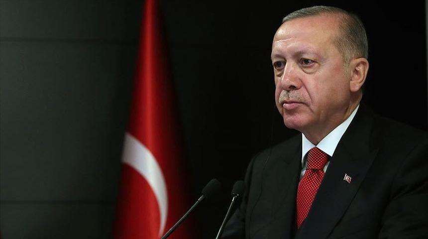 Cumhurbaşkanı Erdoğan'dan 17 Ağustos mesajı: Gereken her &ouml;nlemi almaya kararlılıkla devam edeceğiz