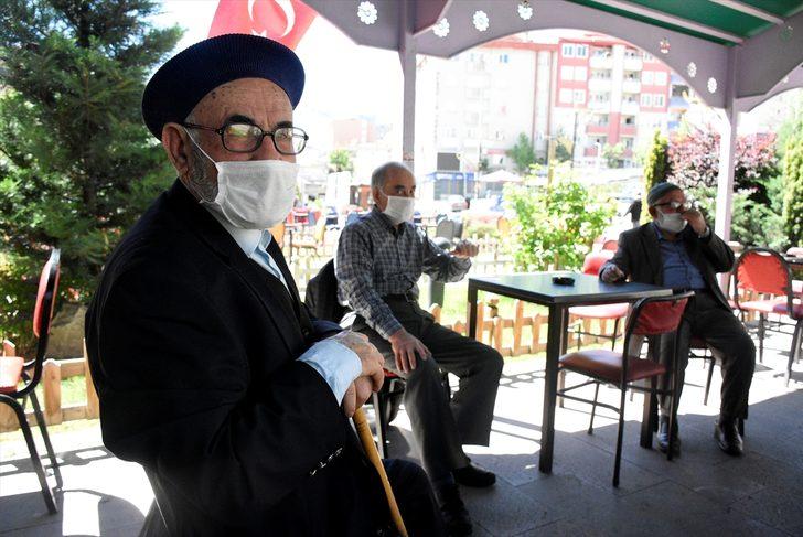 Doğu Karadeniz'de 65 yaş ve üzeri vatandaşlar güneşin tadını çıkardı G2