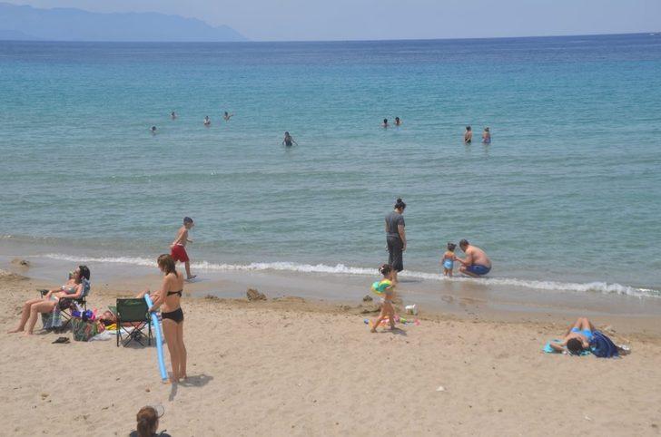 Sıcak hava Kuşadası plajlarını doldurdu G5