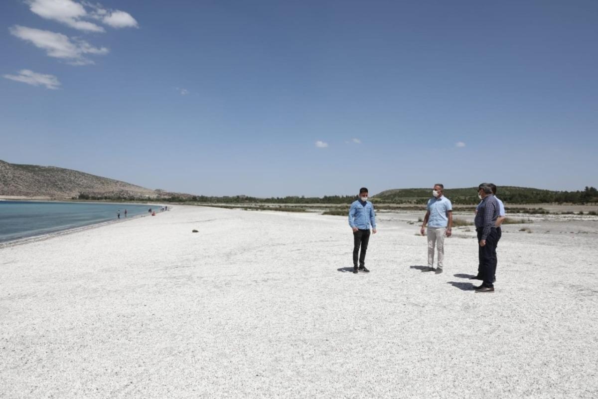 Vali Hasan Şıldak, sezona hazırlanan Salda G&ouml;l&uuml;&rsquo;nde incelemede bulundu