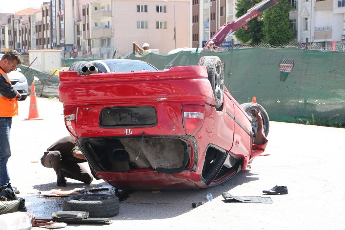 Takla atan ara&ccedil;tan sağ &ccedil;ıktılar