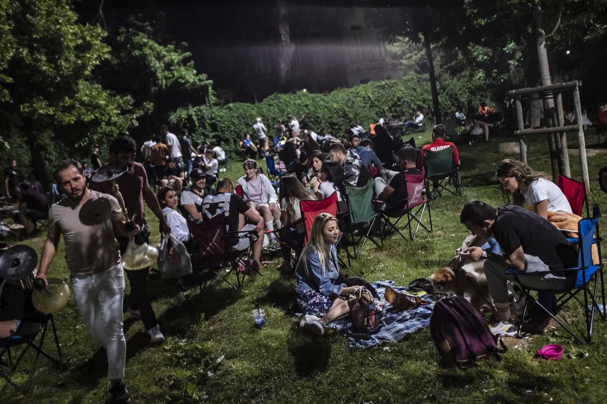 Kadık&ouml;y'de Moda ve Caddebostan sahillerinde gece hareketliliği
