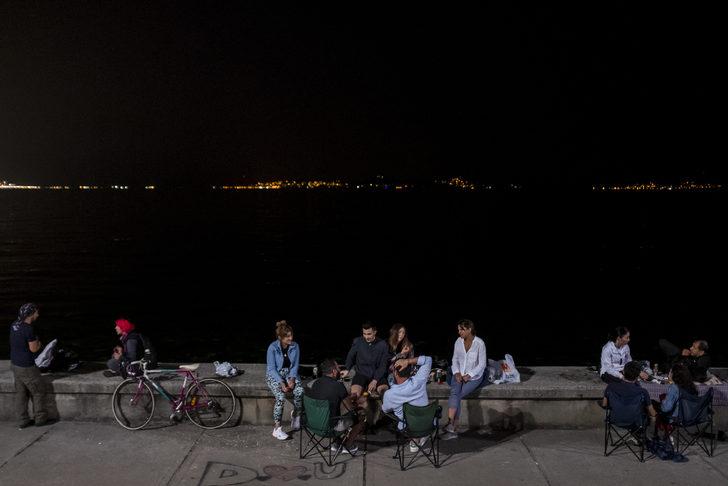 Kadıköy'de Moda ve Caddebostan sahillerinde gece hareketliliği G2