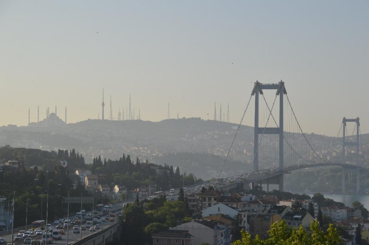İstanbul yol durumu! Trafik yoğunluğu y&uuml;zde 27&lsquo;ye ulaştı