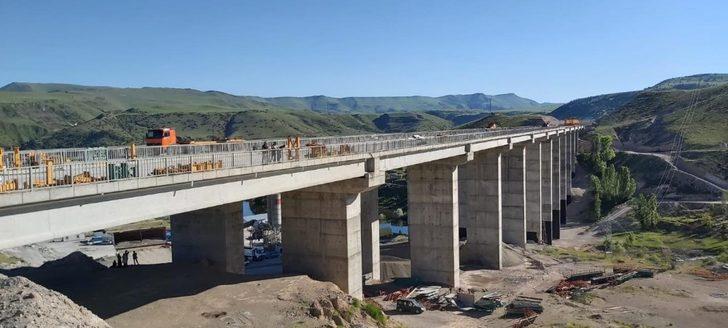 Kars’ta 513 metrelik viyadüğün yapımında sona gelindi G4