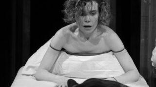 Çocuklar Duymasın'ın Duygu'su Ayşecan Tatari'den karnı burnunda poz