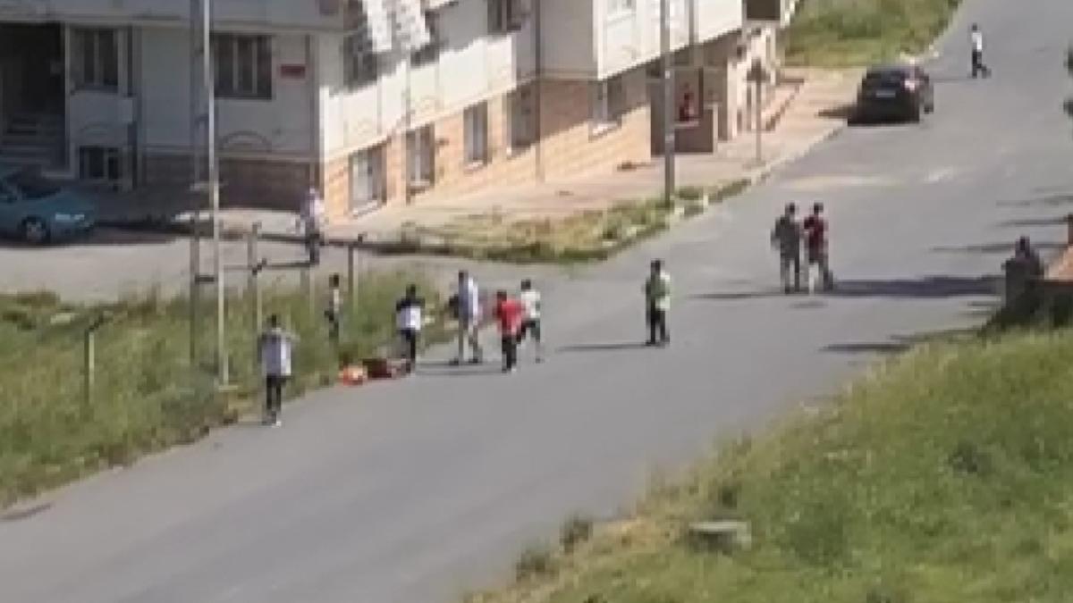 İstanbul'da dehşet! Sokak ortasında pompalı t&uuml;fekle vuruldu