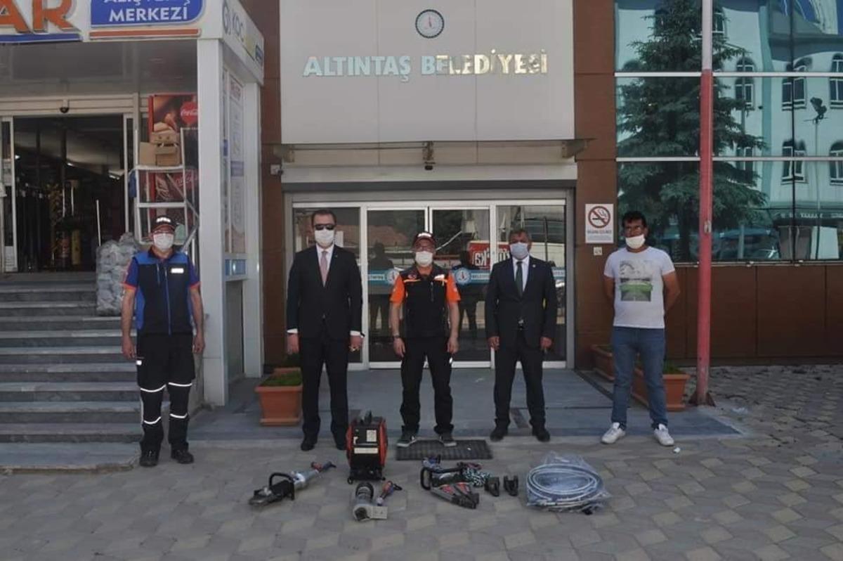 Altıntaş İtfaiyesi&rsquo;ne "Kaza Kırım Seti"