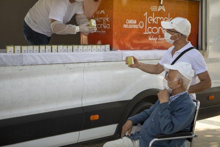 65 yaş ve üzeri vatandaşlar limonatayla serinledi G2