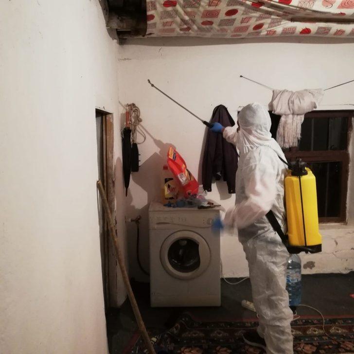 Yılan görülen ev ilaçlandı G3