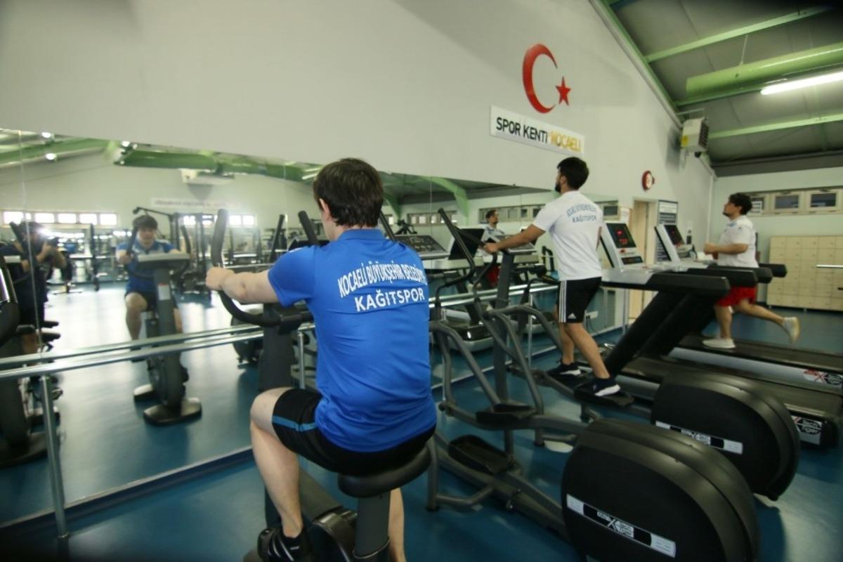 Kağıtspor&rsquo;da kontroll&uuml; antrenmanlar başladı