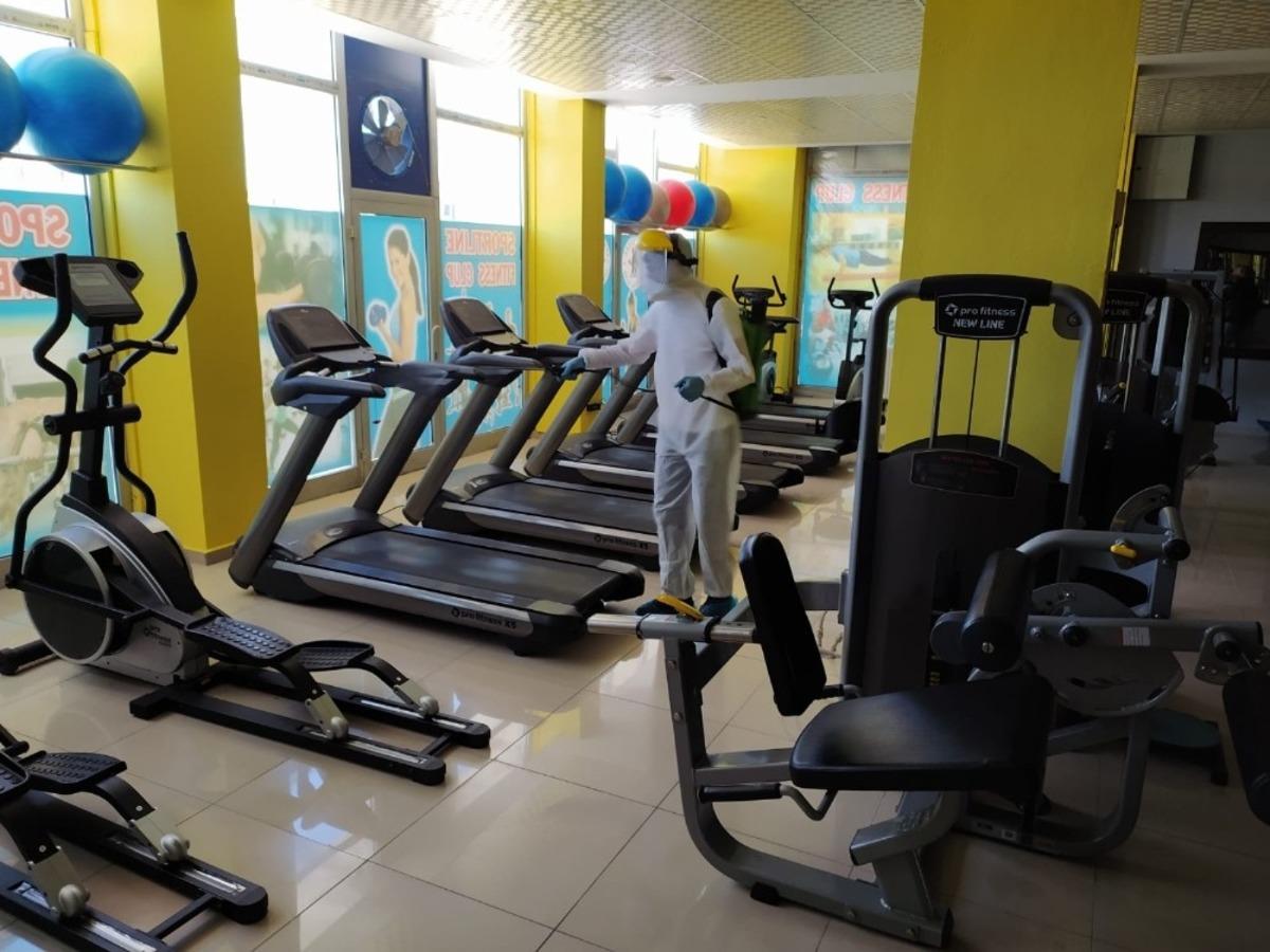 &Ccedil;aldıran&rsquo;da normalleşme s&uuml;reciyle a&ccedil;ılan iş yerleri dezenfekte edildi