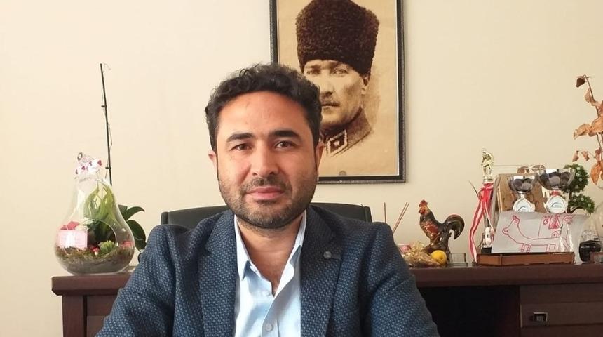 &Ccedil;amlıyayla İl&ccedil;e Milli Eğitim M&uuml;d&uuml;rl&uuml;ğ&uuml;ne Mustafa Bakkal atandı